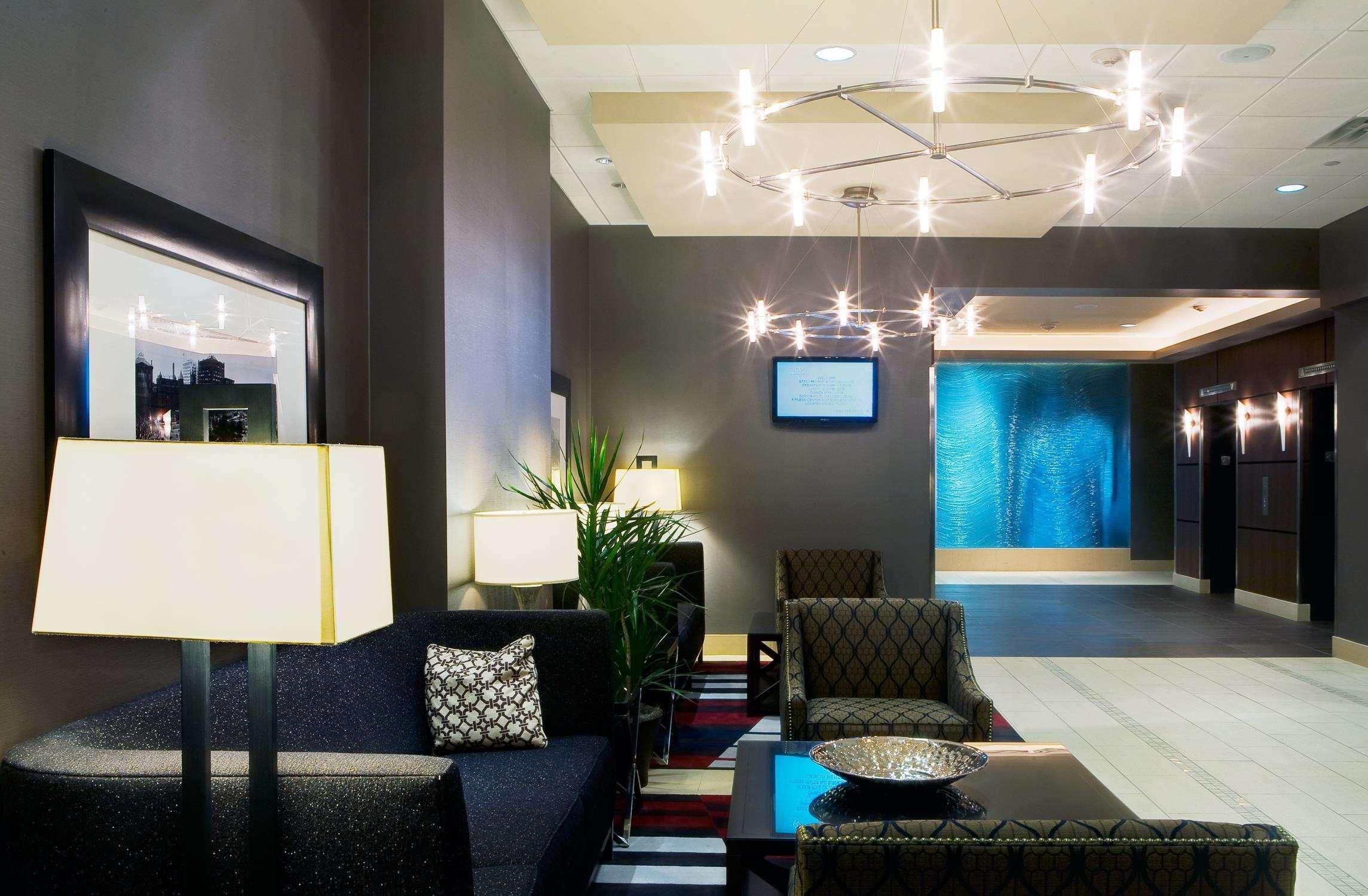 Doubletree By Hilton Downtown - Lakeside