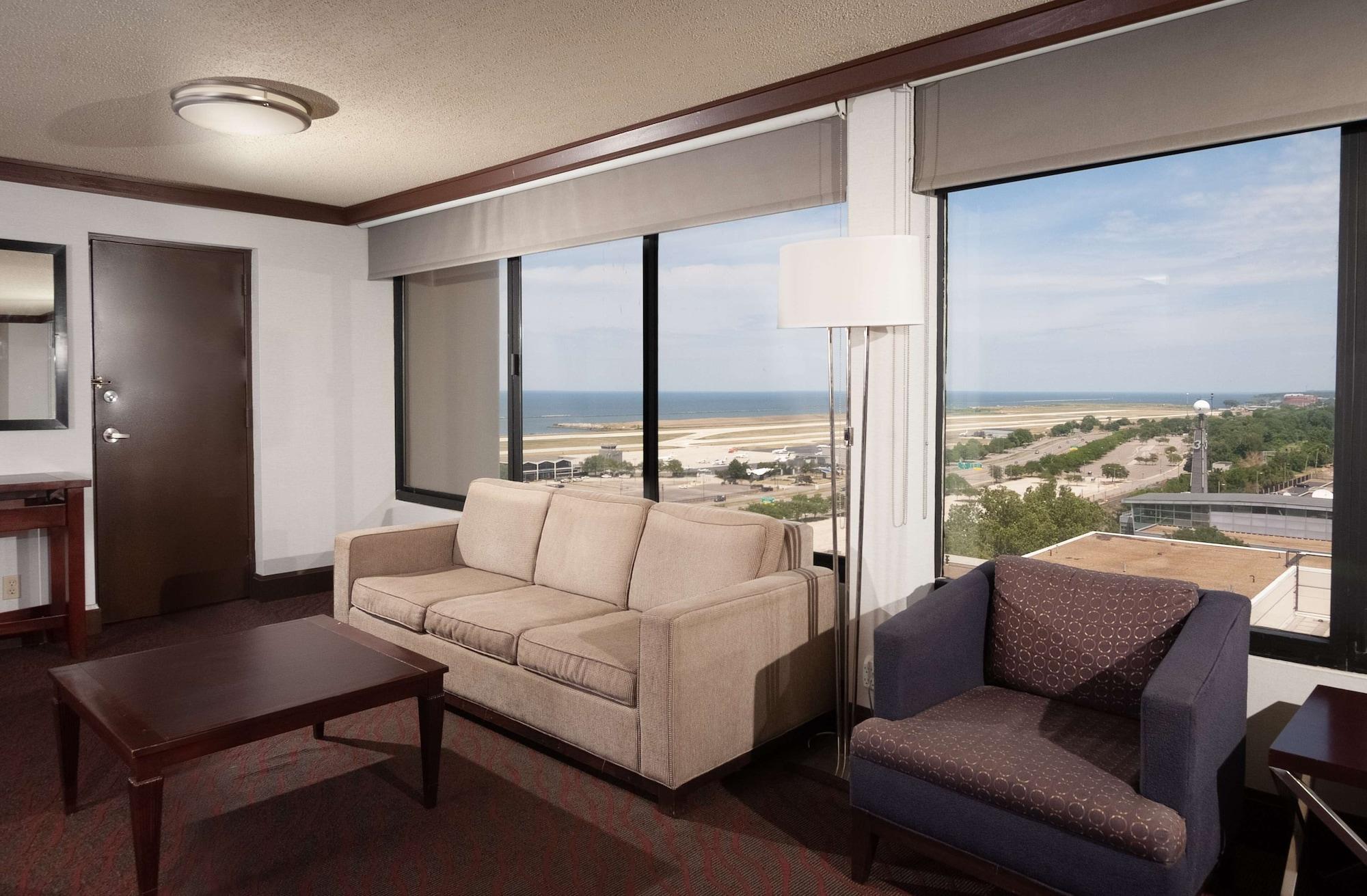 Hotel Doubletree By Hilton Downtown - Lakeside 4*